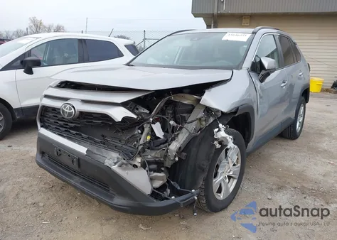 2019 Toyota Rav4 Xle z USA, uszkodzony, nr VIN 2T3P1RFV0KW052861